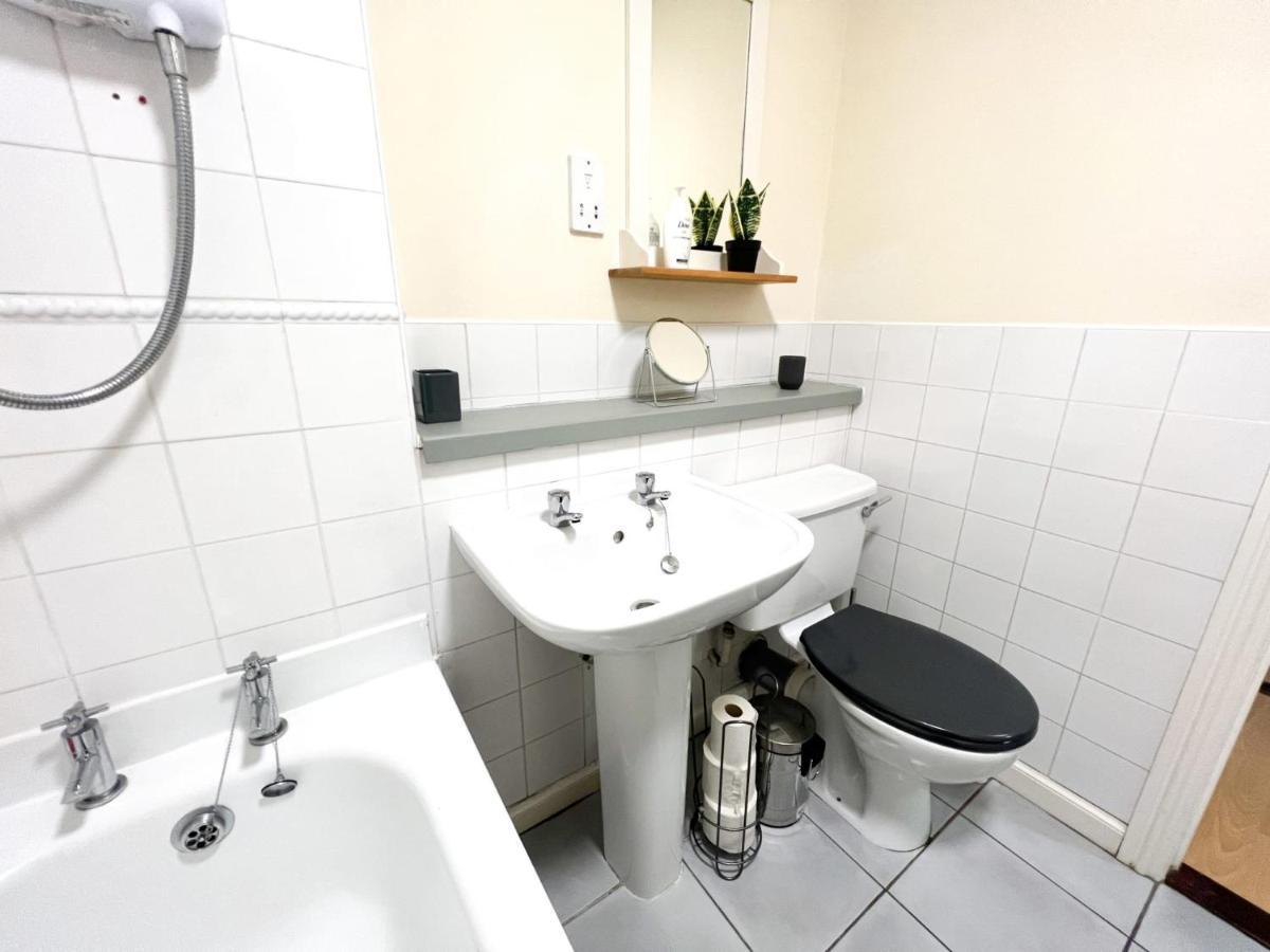 2 Bedroom - River Clyde Home - Parking Glasgow Exterior foto
